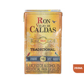 Empaque tipo tetra brik de Ron Viejo de Caldas Tradicional de 250ml sobre fondo blanco. El diseño presenta tonos dorados y ocres, con el logo clásico de la marca, información del producto y pequeñas ilustraciones de aves en la parte inferior.