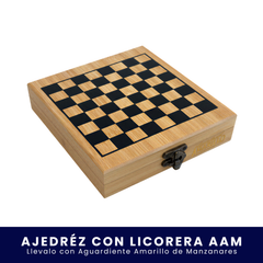 Kit Ajedrez + Licorera Aguardiente Amarillo de Manzanares