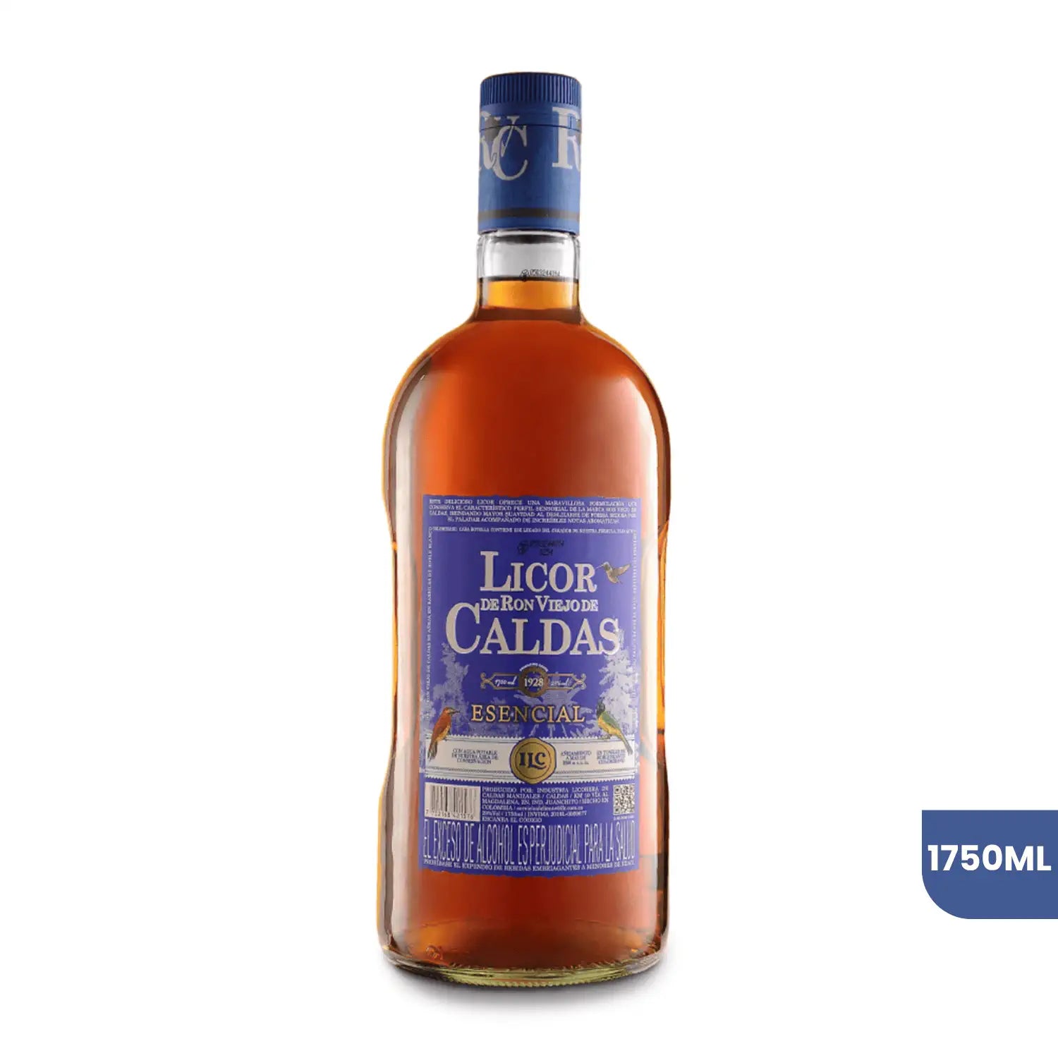 Botella de Licor de Ron Viejo de Caldas Esencial de 1750ml sobre fondo blanco. La botella de cristal muestra el licor ámbar y una etiqueta distintiva en tonos azules con el logo de la marca, el nombre "Esencial" e ilustraciones de aves típicas.